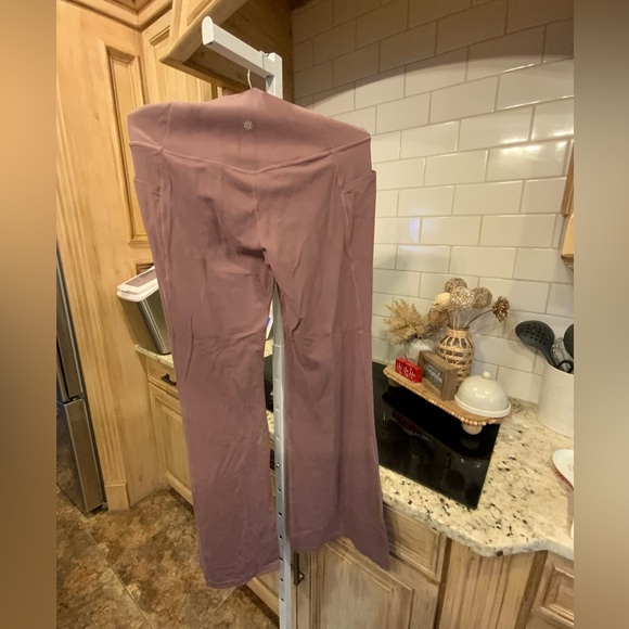 Athleta Salutation Stash Flare Pant Leggings Sz Large - Picture 2 of 3